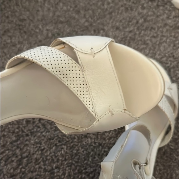 Comfort Off White Heel Velcro Sandals Size 8 - Picture 4 of 10